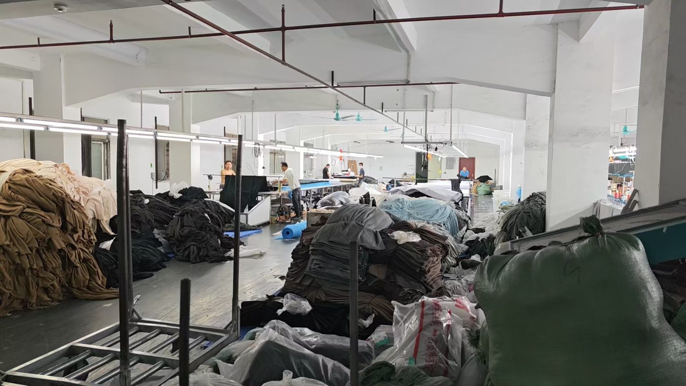 Yige Garment factory floor